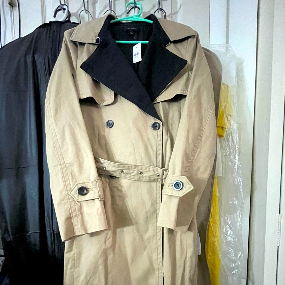 Trench coat new with tags never used it